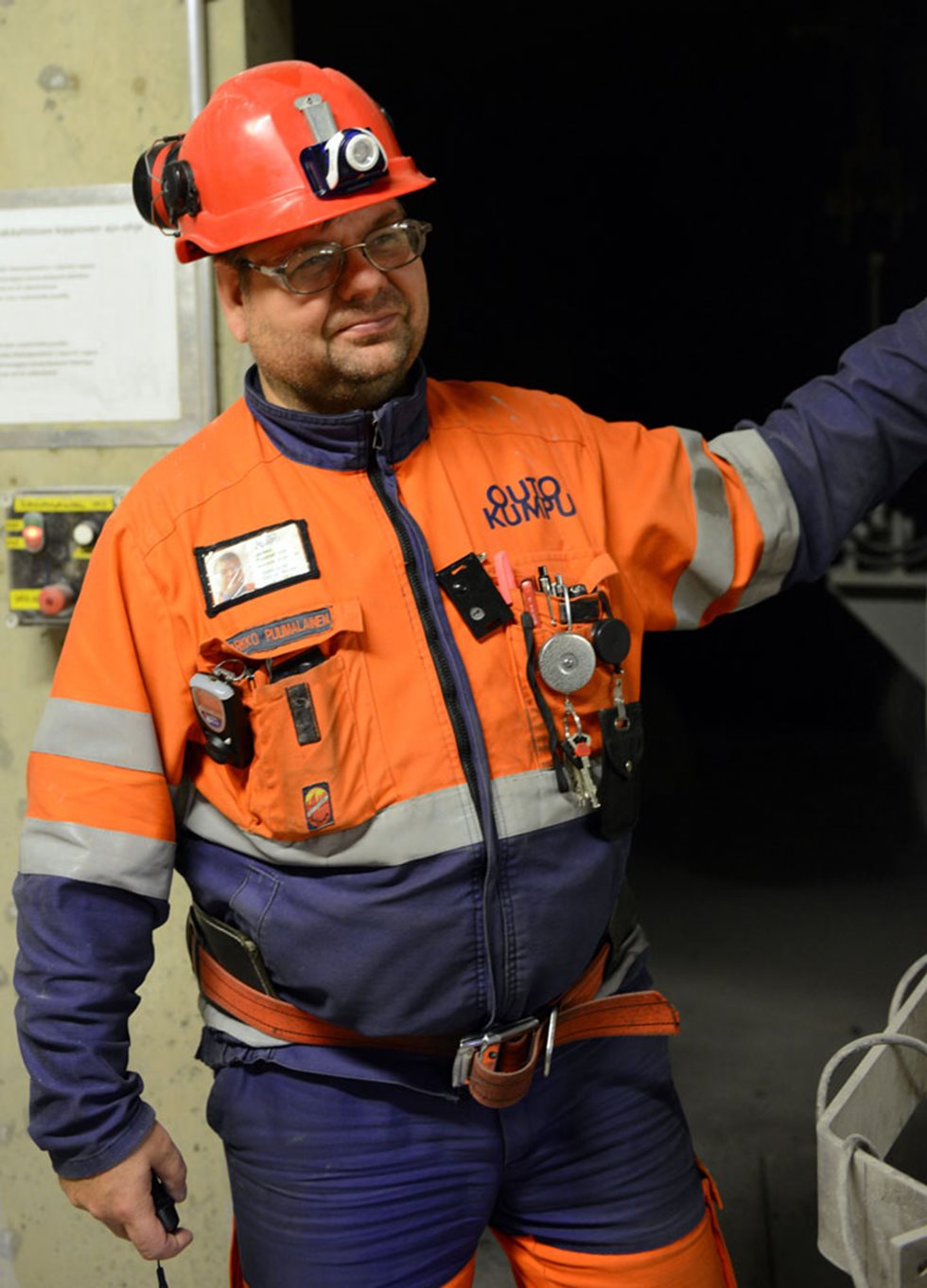 Outokumpu Chrome’s Underground Maintenance Foreman Jarkko Puumalainen is pleased with Metso’s expert and spare part services.